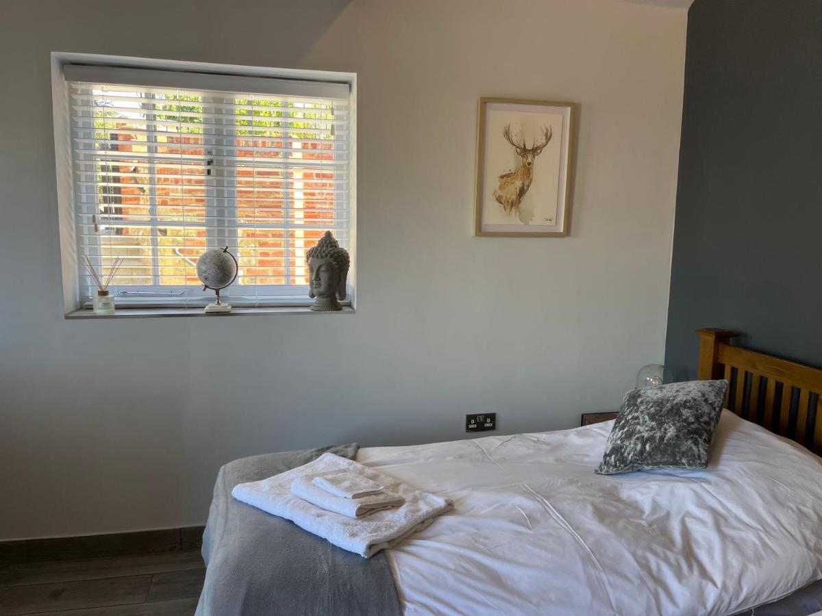 Bed and Breakfast The Lydden Bell Экстерьер фото