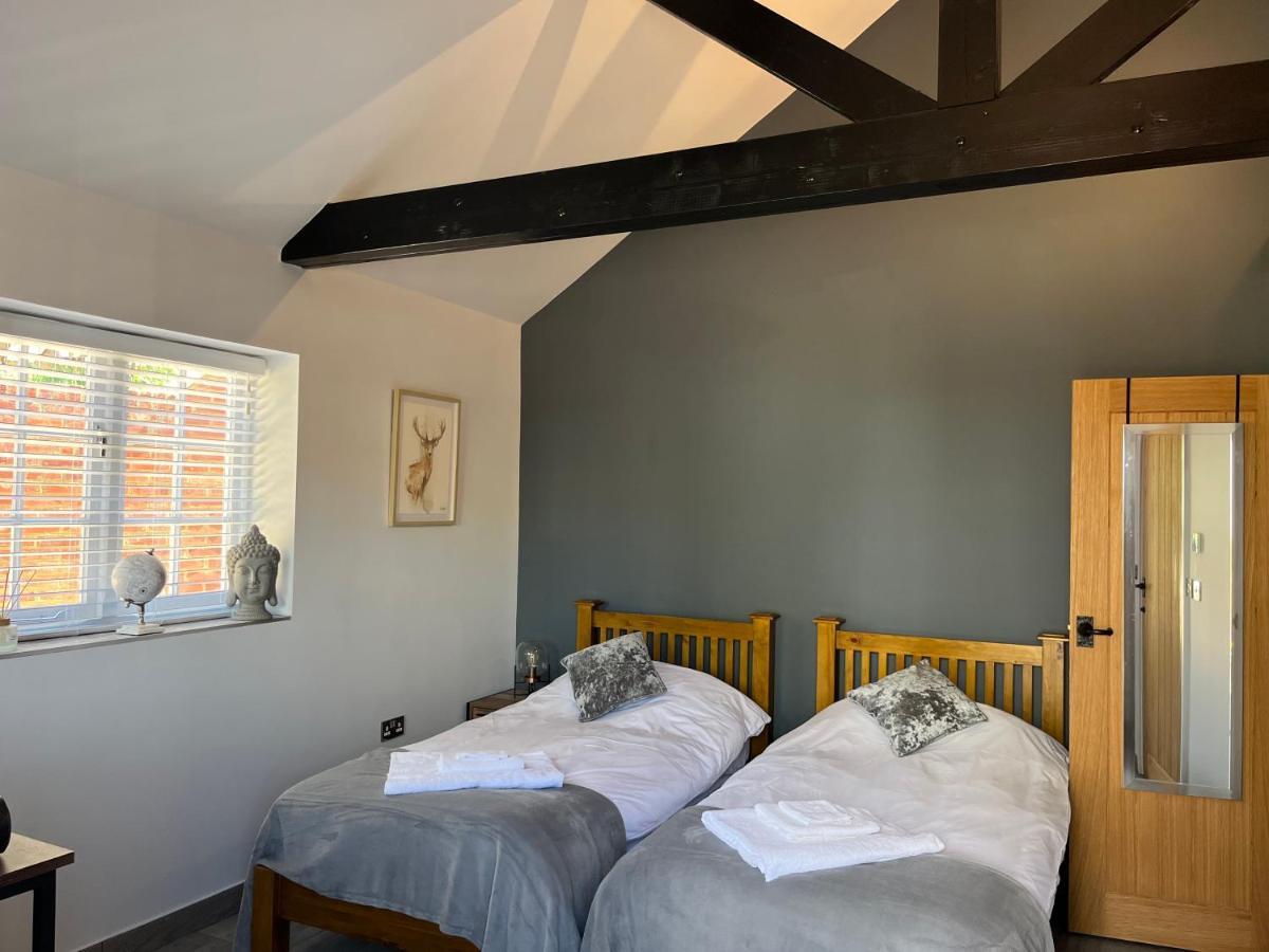 Bed and Breakfast The Lydden Bell Экстерьер фото